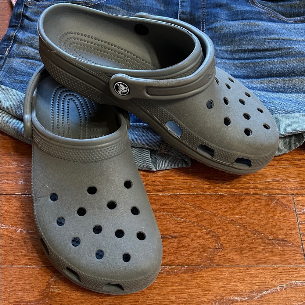 Grey Crocs - Picture 2 of 8